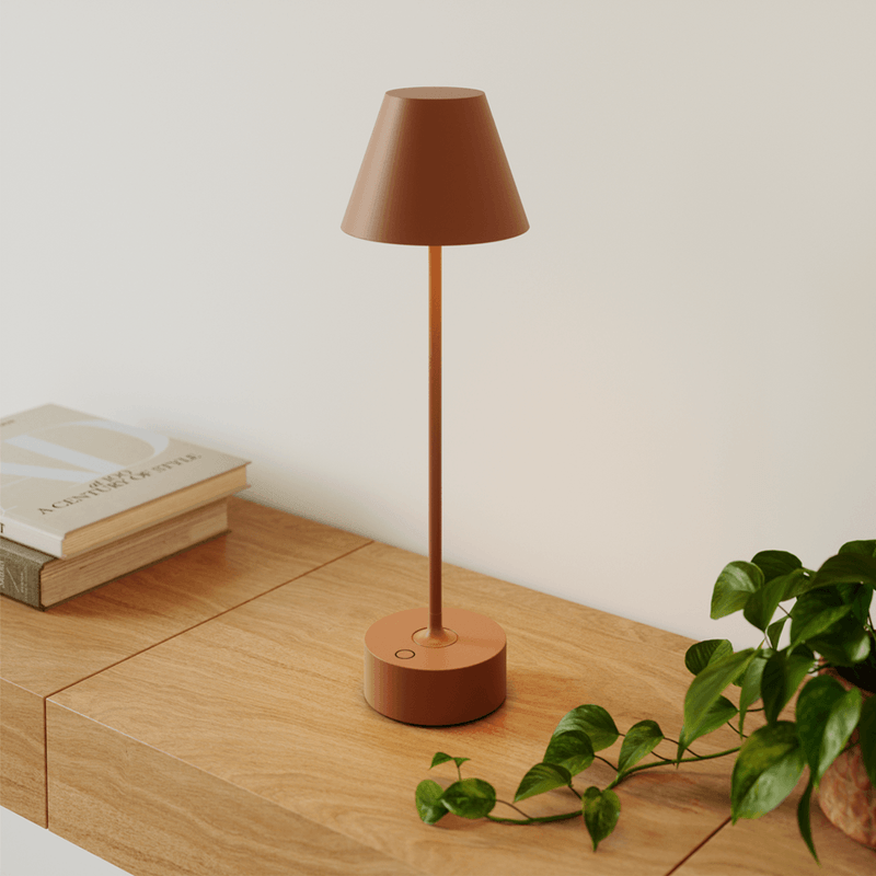 luminaria-piccolor-44-t-portatil-terracota-ambientada-01